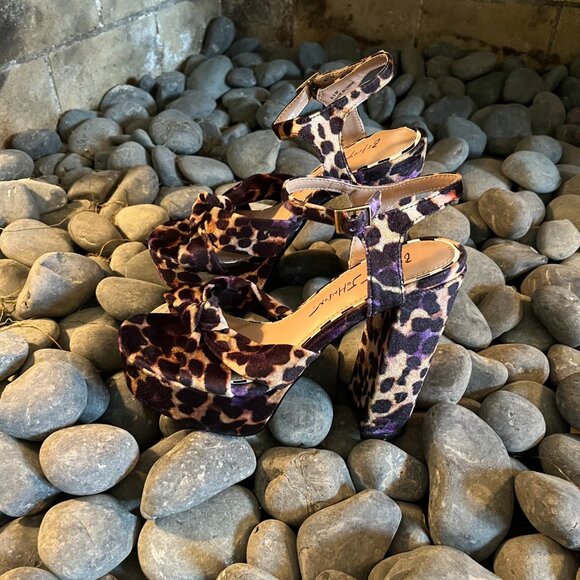Betsey Johnson Melanni Platform Block Leopard Heel, Size 6.5 - Picture 6 of 7